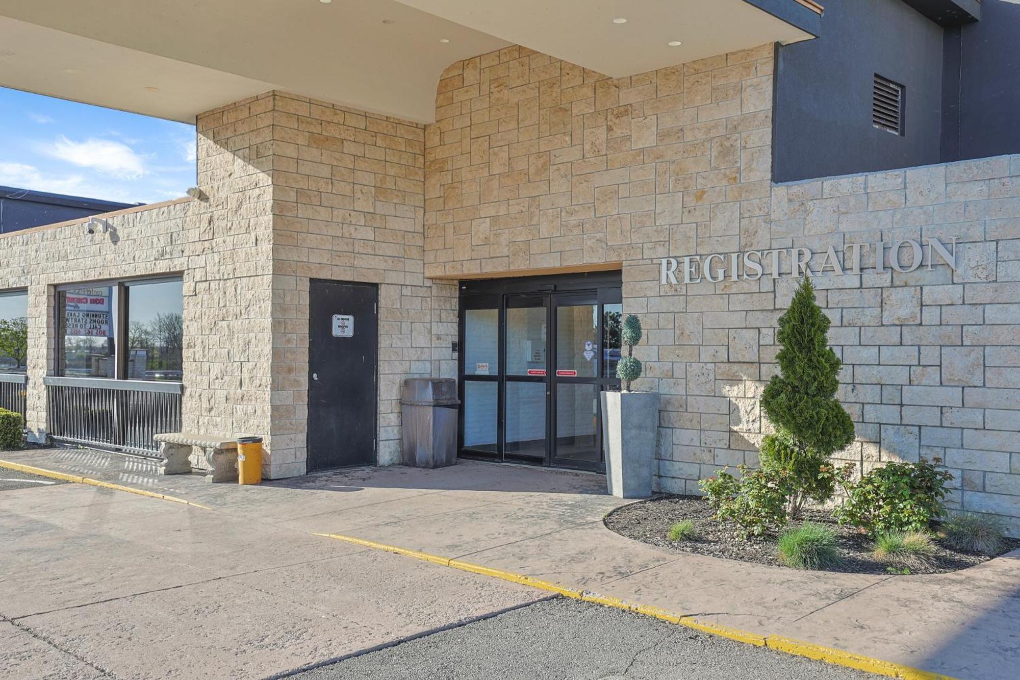 The Jordan Hotel Ramada By Wyndham Bagian luar foto