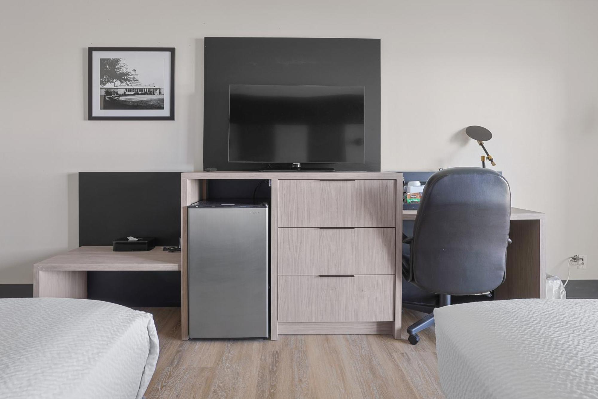 The Jordan Hotel Ramada By Wyndham Bagian luar foto