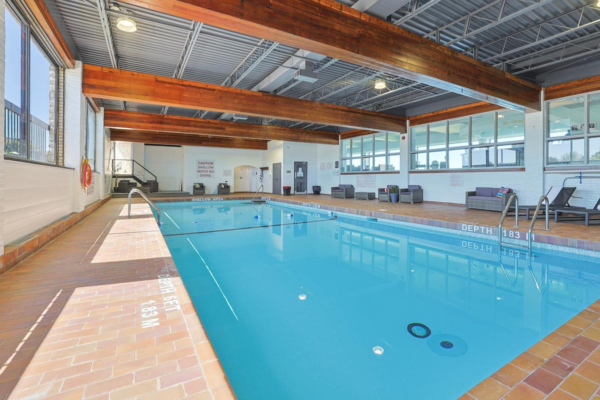 The Jordan Hotel Ramada By Wyndham Bagian luar foto