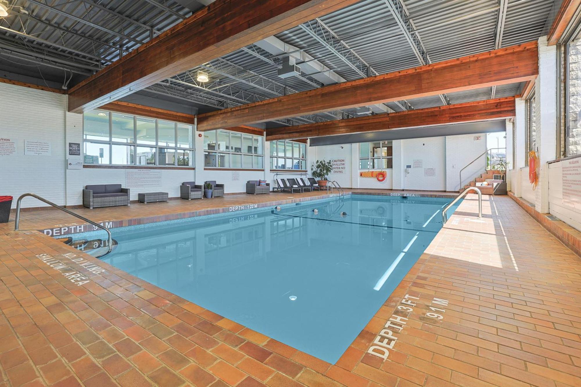 The Jordan Hotel Ramada By Wyndham Bagian luar foto