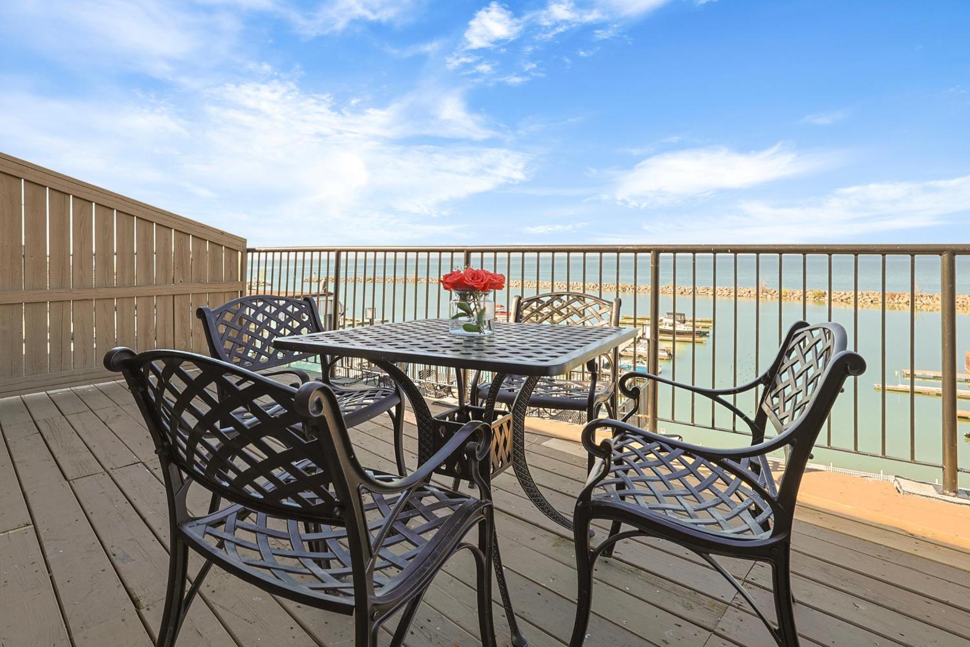 The Jordan Hotel Ramada By Wyndham Bagian luar foto