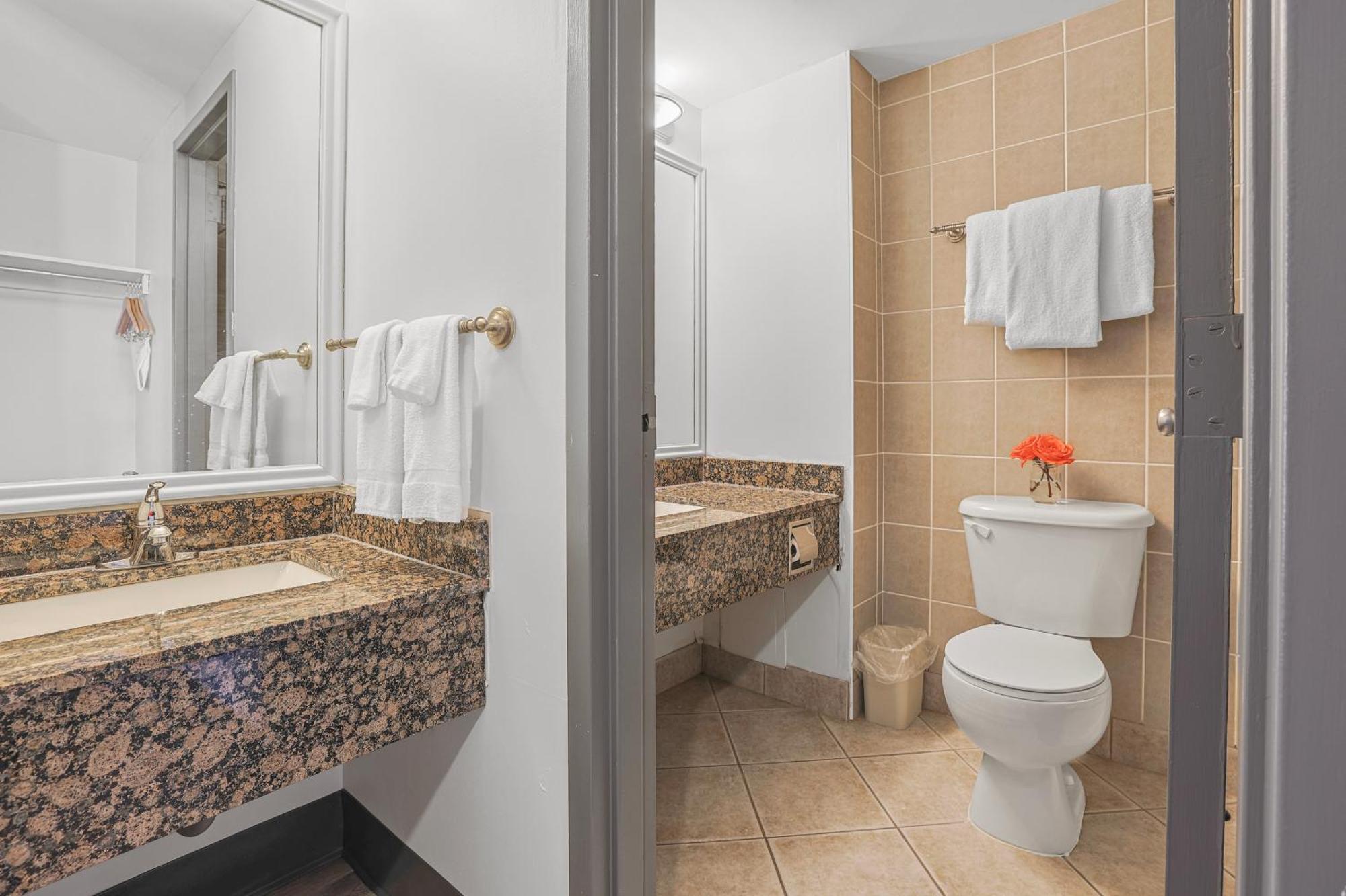 The Jordan Hotel Ramada By Wyndham Bagian luar foto