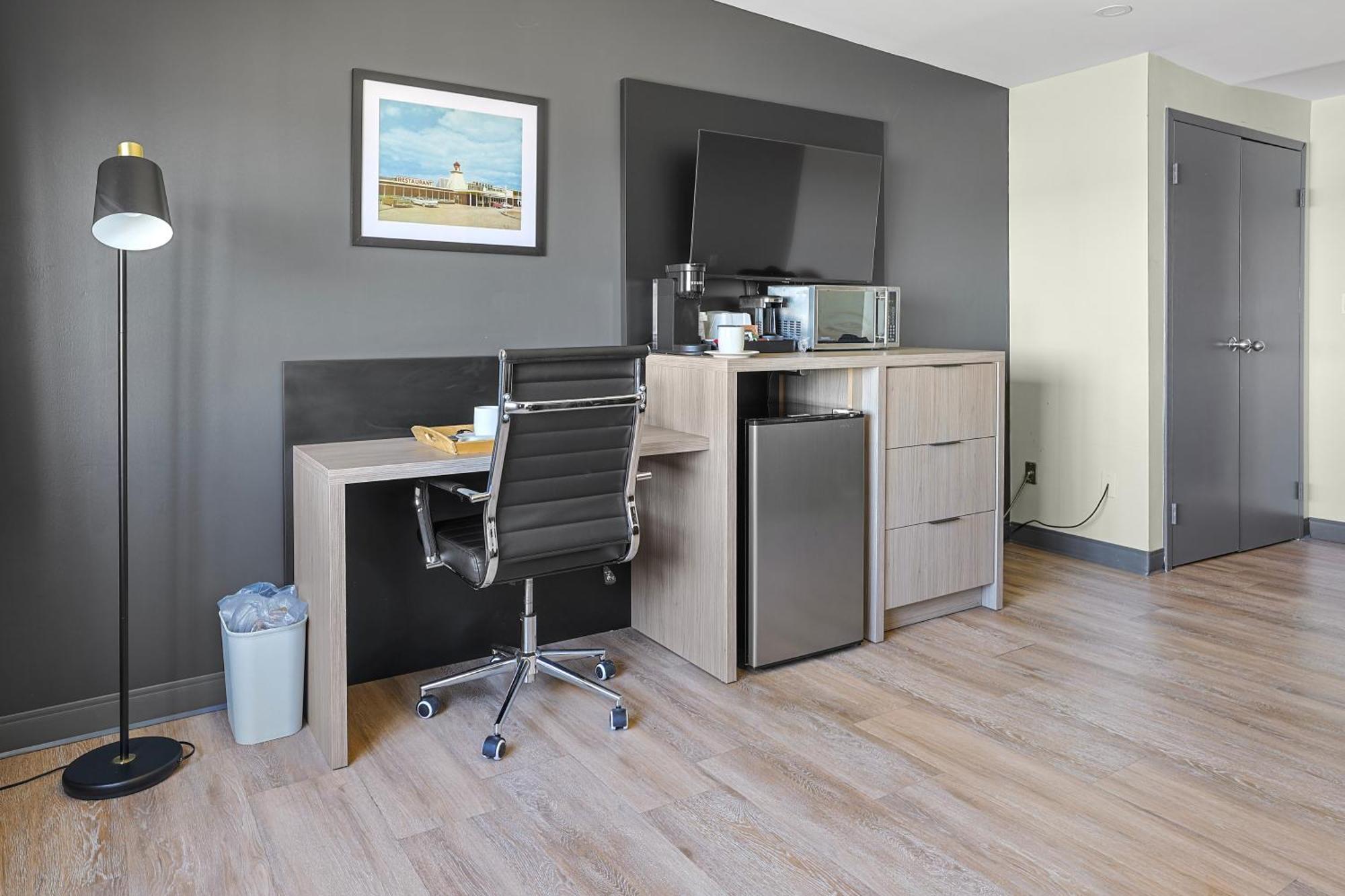 The Jordan Hotel Ramada By Wyndham Bagian luar foto